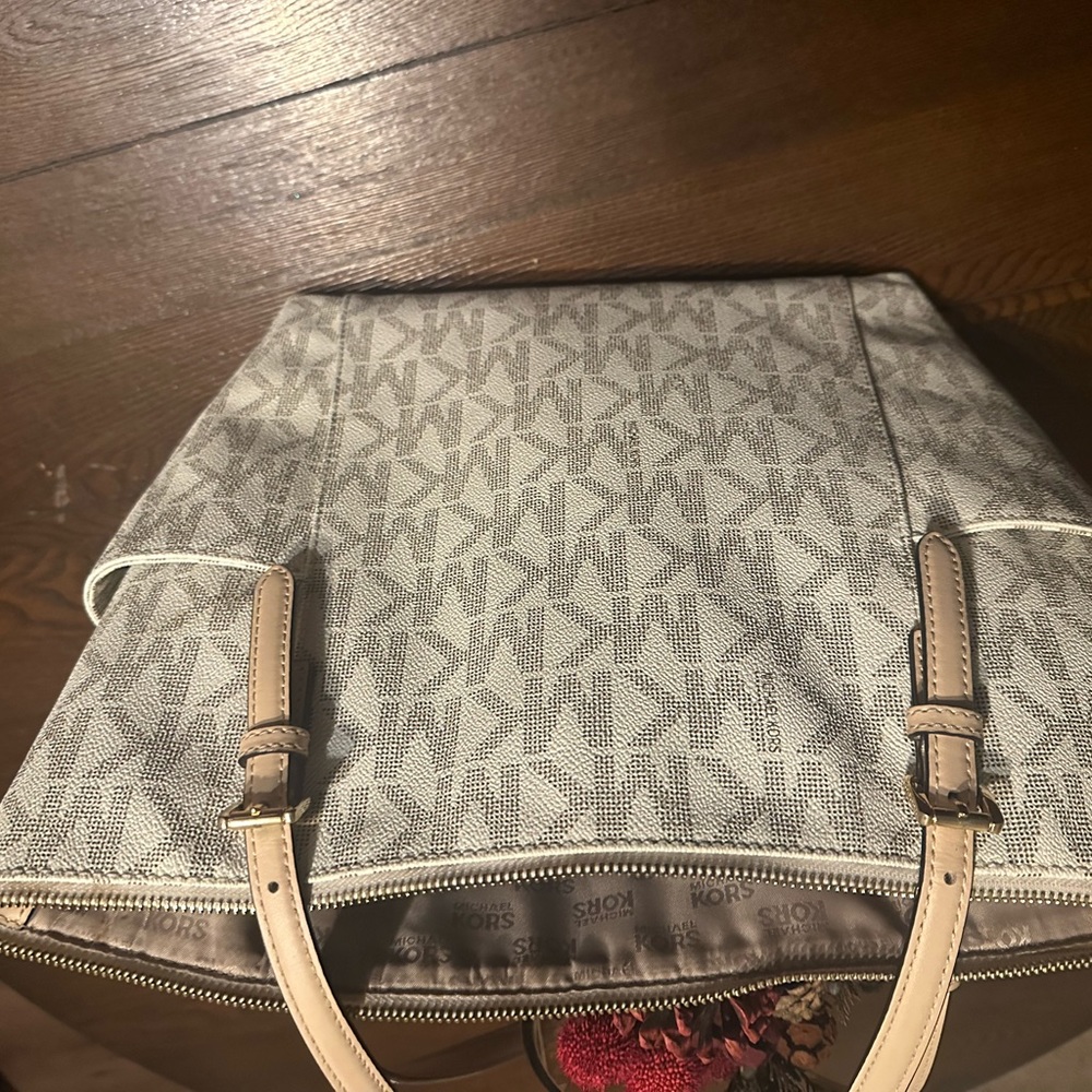 Mk purse